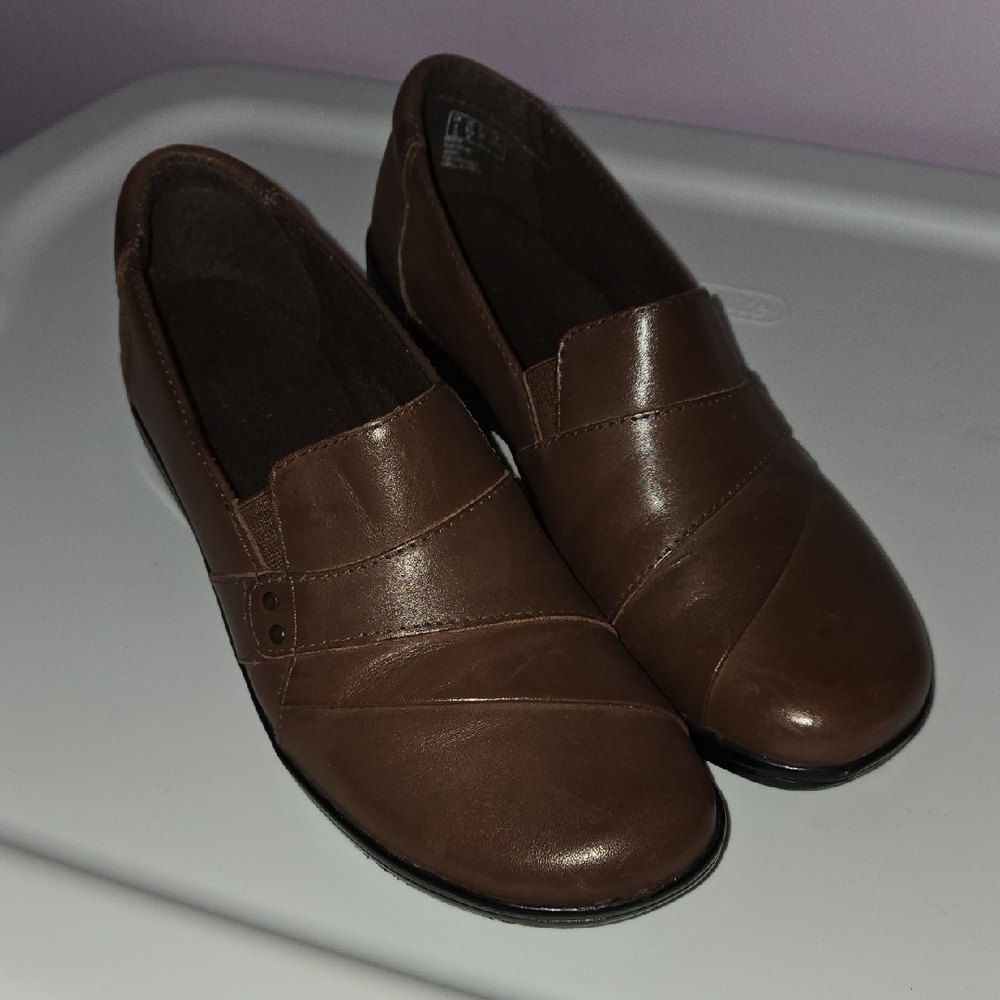 Clarks Women's Brown Leather Flats